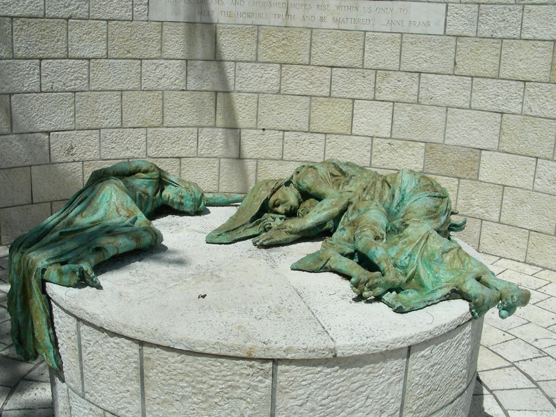 11-Holocaust Memorial e.JPG